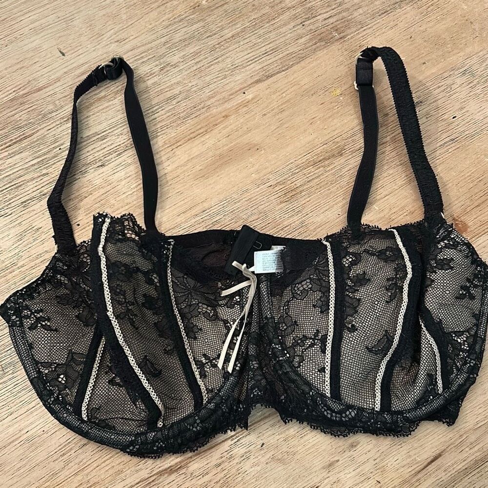 DKNY black and beige lace underwire bra size 36D
